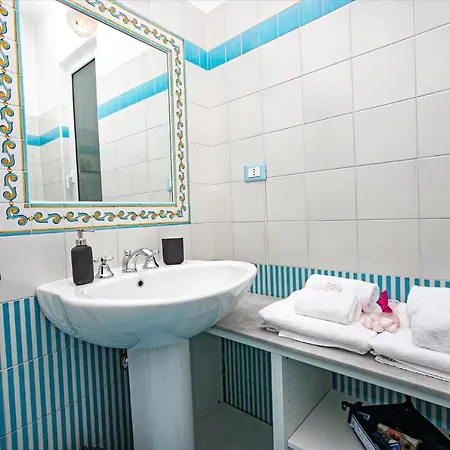Homes In Genoa - Casa Zeffira Apartamento Génova